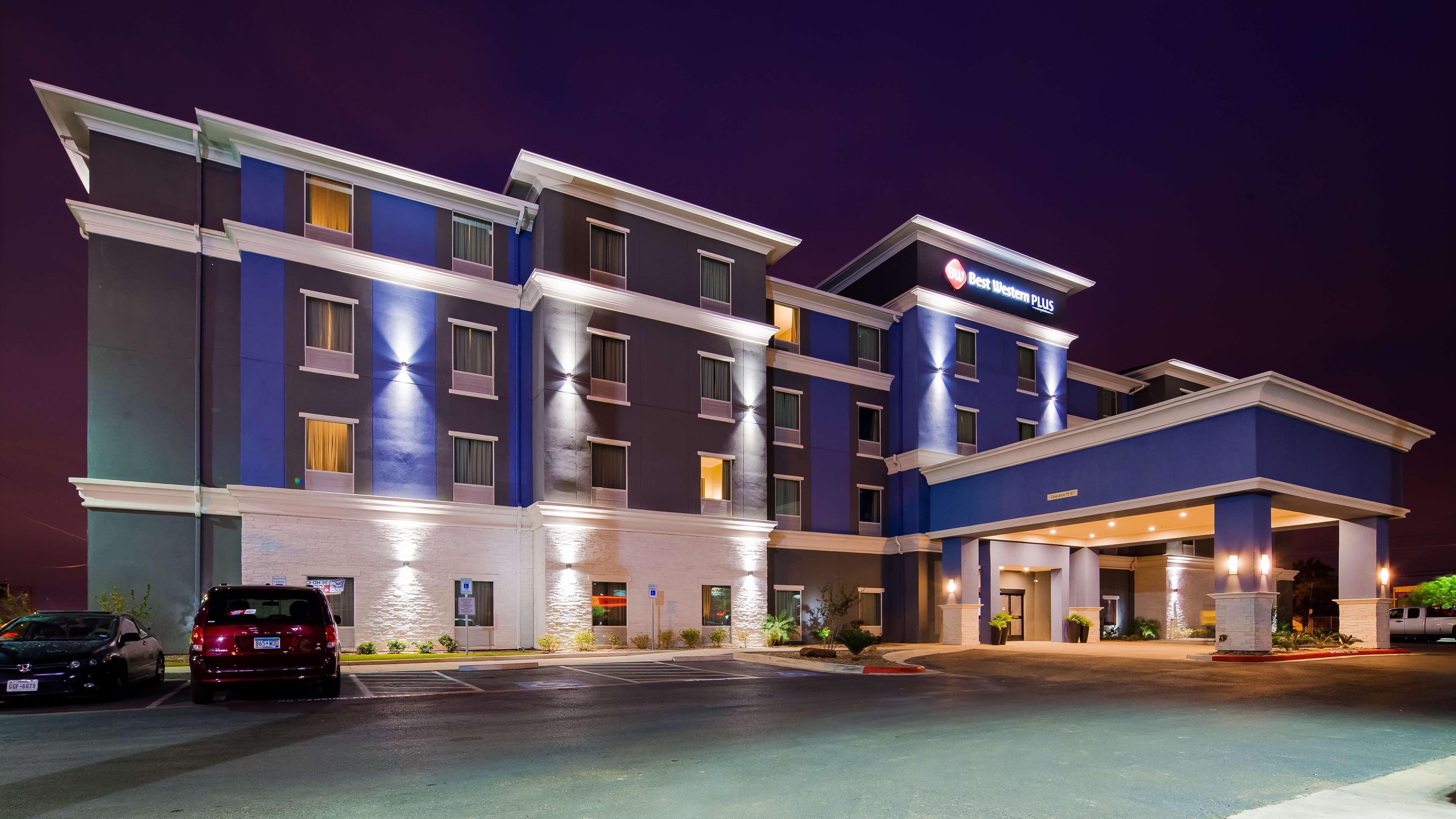 Best Western Plus Laredo Inn & Suites Extérieur photo